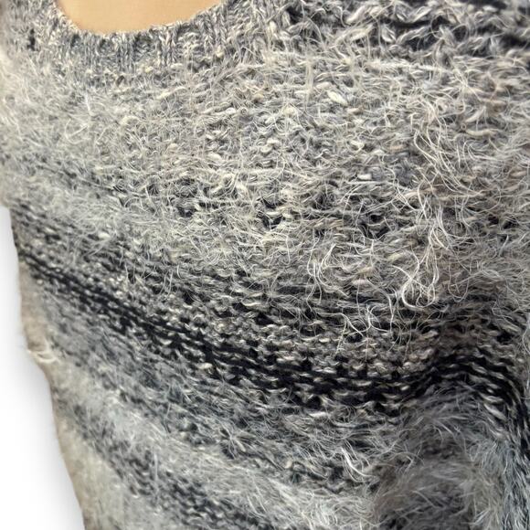 BCBGeneration Fuzzy Oversized Sleeveless Sweater Size XS/S Black/White/Gray - Picture 7 of 10